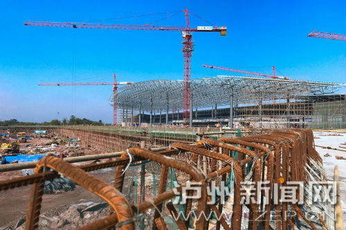 州云龍機(jī)場(chǎng)正全速推進(jìn)建設(shè)，確保7月1日前投入運(yùn)行。 瀘州日?qǐng)?bào)記者 牟科 攝3
